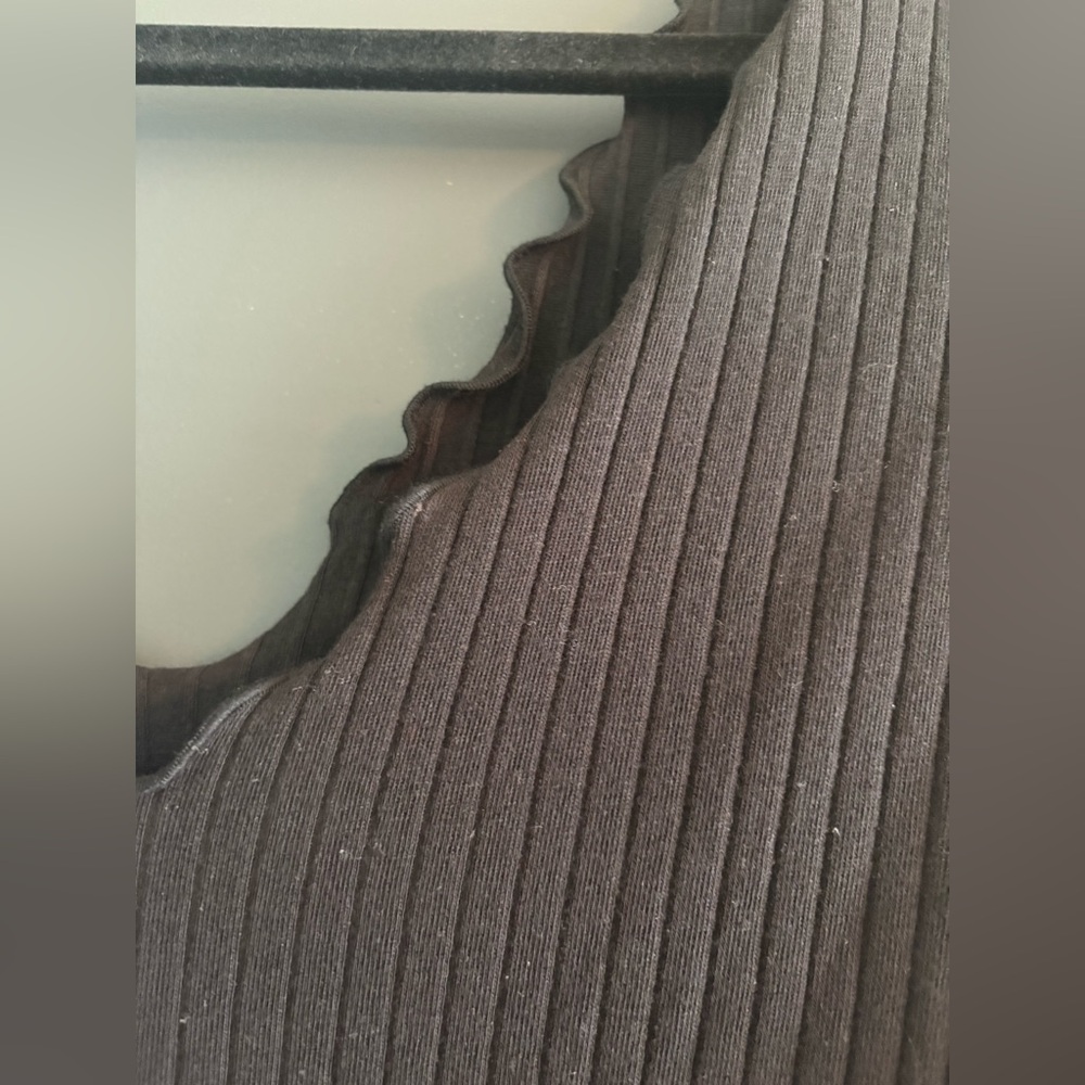 Ribbed Black BodySuit - Picture 4 of 4